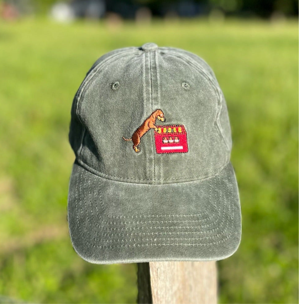 Dackel mit Bierkasten Cap | Dunkelgrün