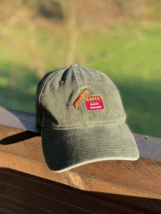 Dackel mit Bierkasten Cap | Dunkelgrün