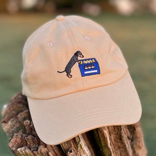 Dackel mit Bierkasten Cap | Beige